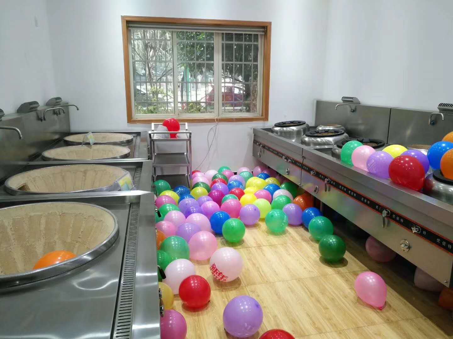成都麻豆视频免费下载设备公司麻豆视频在线播放年会筹备照片5